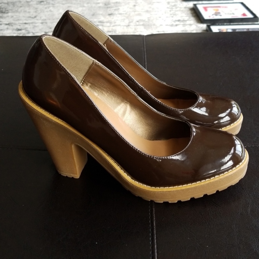 Platforms Pumps - Picture 2 of 4